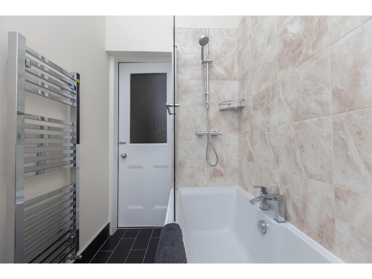 Pass The Keys Spacious 2-br Flat For 4 In Morningside Apartment EDI